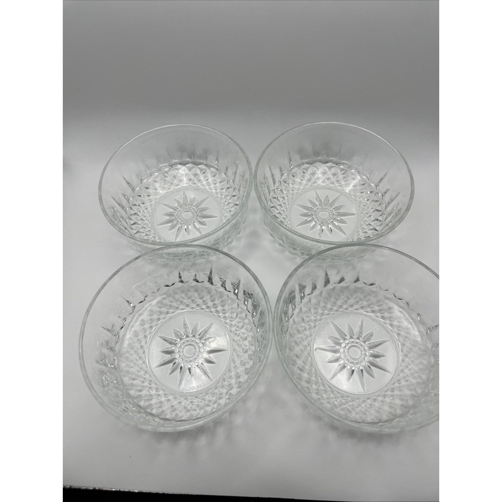 Arcoroc France Glass Dessert Bowls Set of 4 Starburst Pressed Glass MCM Vintage
